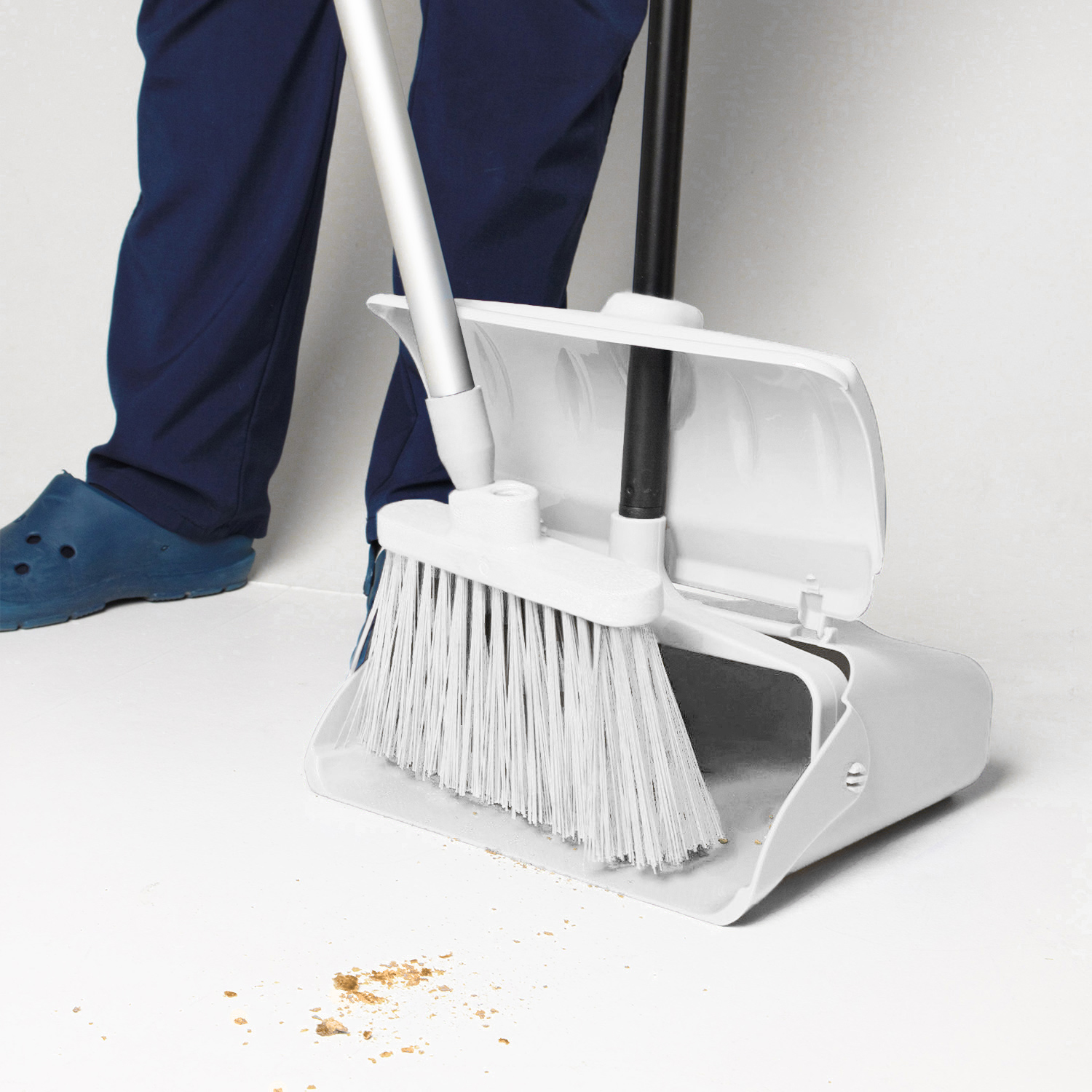 Совок-ловушка HACCPER с крышкой и фиксатором щетки, белый